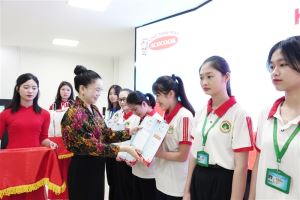 Một số hình ảnh Sinh viên trường ĐH Tân được Trao học bổng Acecook Happy Scholarship 