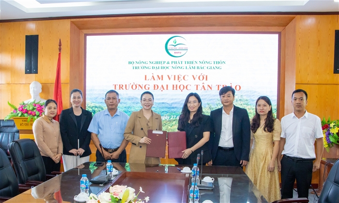 Ký kết Biên bản thỏa thuận hợp tác trong công tác đào tạo và trao đổi sinh viên với Trường Đại học Nông – Lâm Bắc Giang